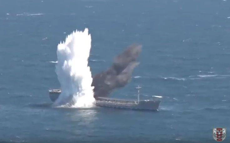 Επιθετική κίνηση από την Αγκυρα: Τουρκικό υποβρύχιο βύθισε με τορπίλη παροπλισμένο πετρελαιοφόρο